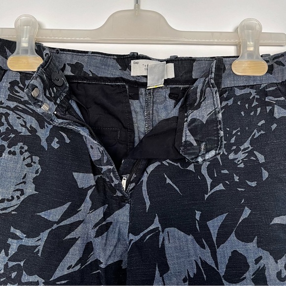 BNWOT GAP TAILORED BLUE SHORTS - Picture 4 of 9